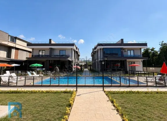 Villa Tadında Müstakil Bahçeli Ve Yatay Mimarili Havuzlu Site 2