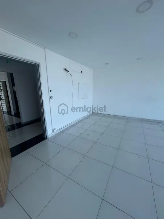 İkitelli Merkezinde Cadde Manzaralı Fırsat Ofis!!! 2