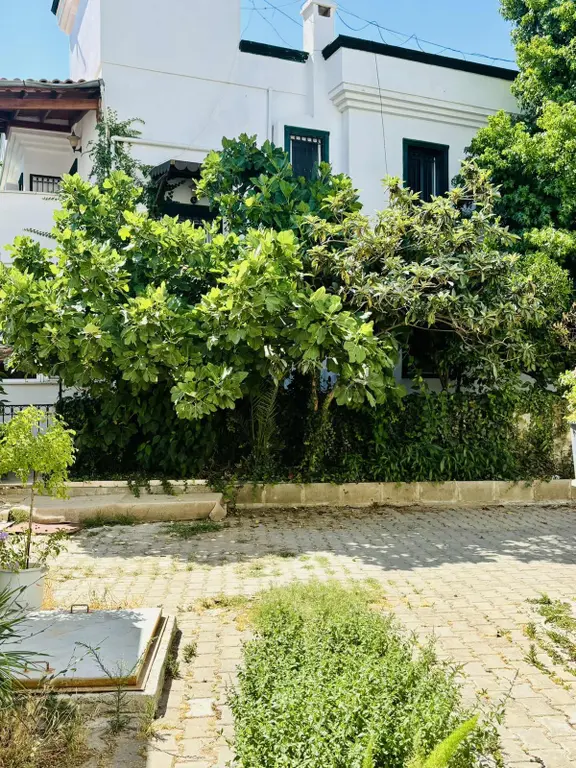 Bodrum Ortakent Merkezi Konumda 1+1 Üst Kat Kiralık Daire 1