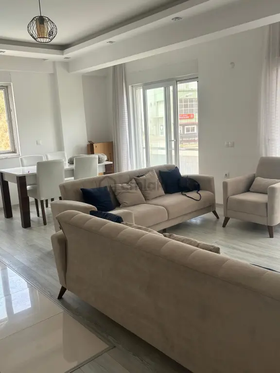 Kuşadası Değirmendere'de Havuz Manzaralı Eşyalı 1+1 60m2 Satılık Daire 2