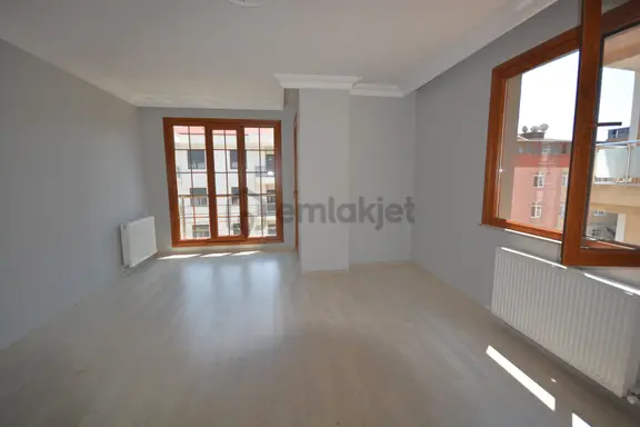 Samandıra'da Sitede 90m2 Merkezde Satılık 2+1 Lüks Ara Kat Daire 2