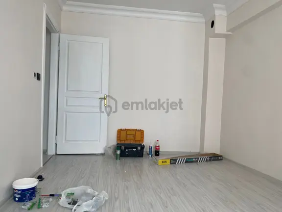 Avrupa Emlak Tan(sabit Gelirli)fatih Mh 85m² 2+1 1.normal Kat,20 Yaş,boya Ve Parkesi Yeni Yapılmakta 2