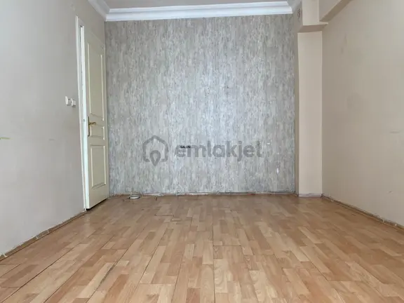 Avrupa Emlak Tan(sabit Gelirliye)fatih Mah 85 M² 2+1 1.normal Kat,20 Yıllık,boyası Yapılmaktadır 2