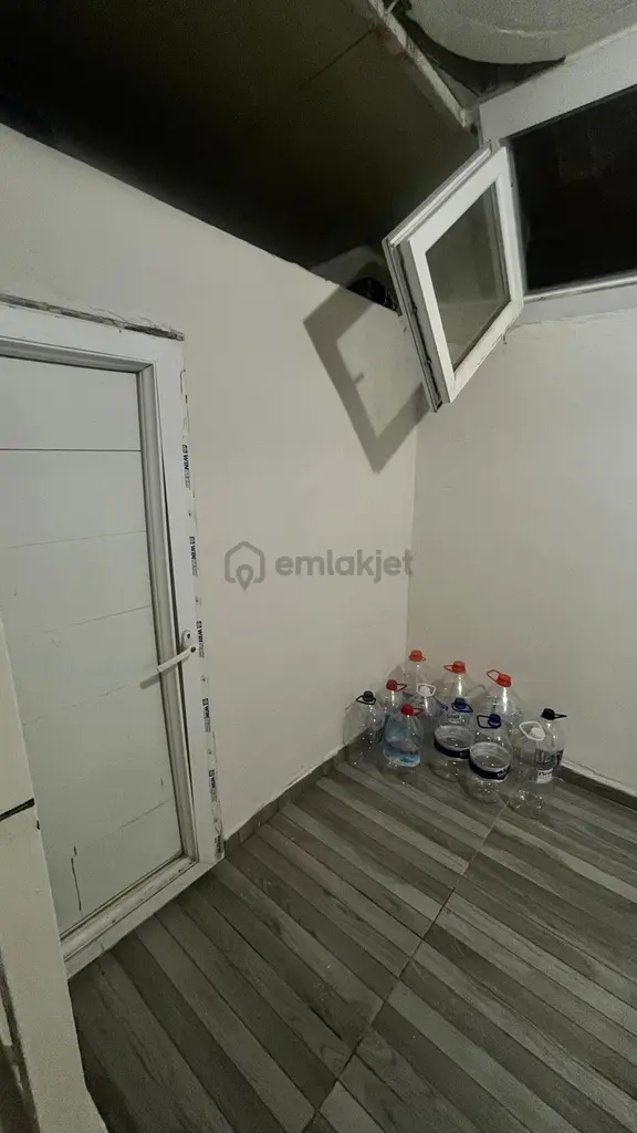 Yiğitler Mah. Merkezi Konumda 3+1 Kapalı Mutfak Bahçeli Satılık 2
