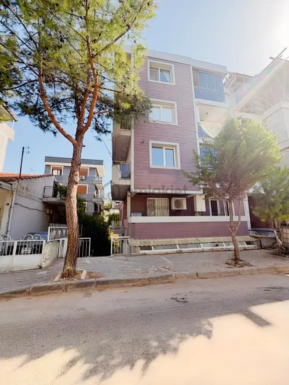 Yiğitler Mah. Merkezi Konumda 3+1 Kapalı Mutfak Bahçeli Satılık 1