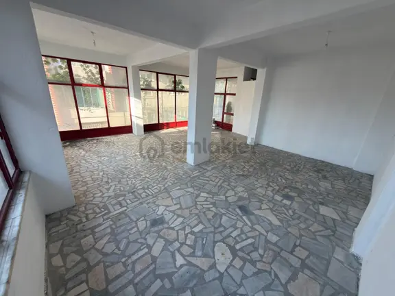 Olivium'dan Yenibağlar Mahallesinde Kiralık 60m2 Dükkan 1
