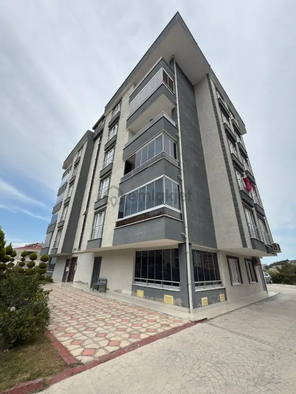 Olivium'dan Eğitim'de Satılık Havuzlu Deniz Manzaralı 2+1 Daire 2