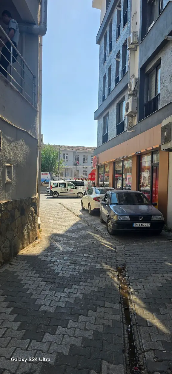 Menderes Kemalpaşa Mahallesinde 2+1 90 M2 Satılık Daire 2