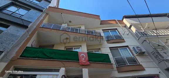 Menderes Kemalpaşa Mahallesinde 2+1 90 M2 Satılık Daire 1