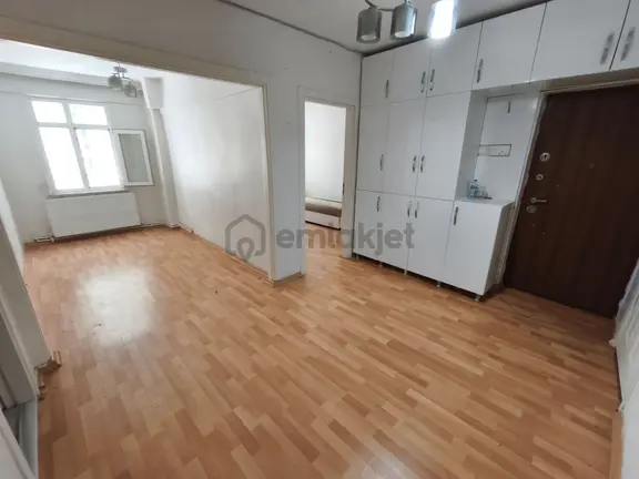 Eyüp Nişancı Seyir Terası Yanında 2+1 , Bakımlı, Kombili, Balkonlu ,bahçeli Daire 1