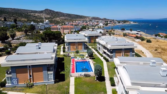 Urla Gülbahçe Havuzlu Site İçinde 1+1 Kiralık Eşyalı Daire 1