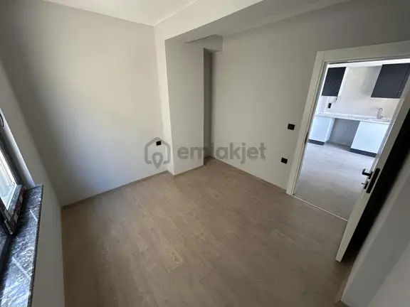 Aydınlık Cd. Yakın 1.kat(ara Kat)satılık Kaliteli 1+1 2
