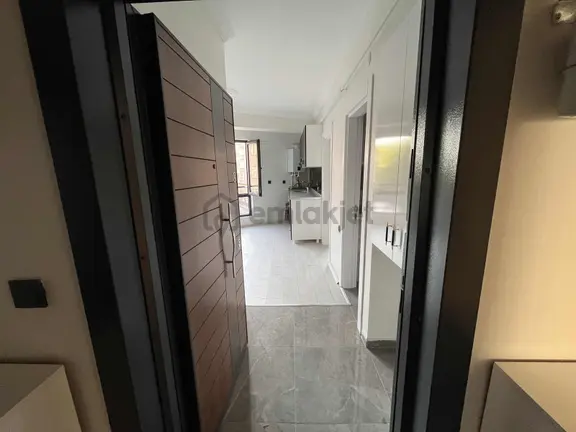 Kültür Mahallesi Merkezi Konumda 1+1 Kiralık Fırsat Daire 2