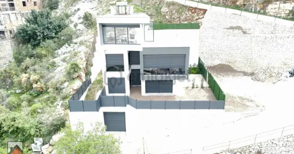 Finike Muhteşem Lokasyonda Deniz Ve Şehir Manzaralı Villa 2