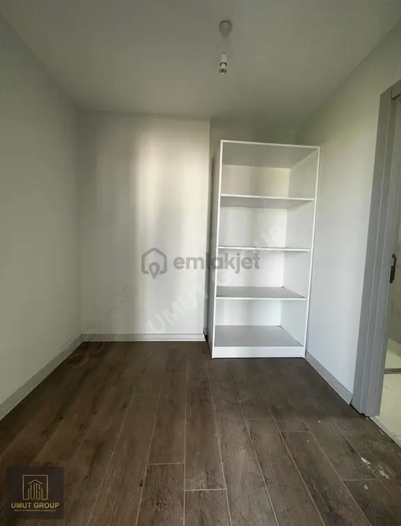 Merkezi Konum Havuzlu Site İçerisin De Geniş Daire 2