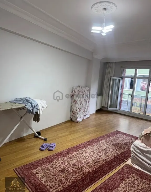 Cerrahpaşa Emlaktan Mehterçeşme'de Satılık 2+1 Geniş Ve Bakımlı Daire 1