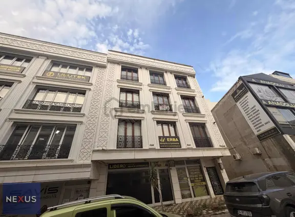 Sultanbeyli Belediyesi'ne Komşu Kiralık Ofis & Büro 1