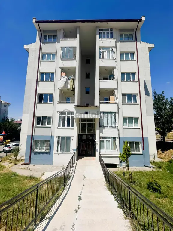 Asrın Emlak'tan Mereküm Toki'de Kiralık 2+1 Kom.asnr.daire 1