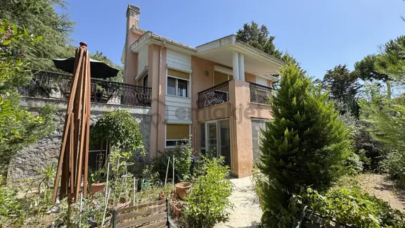 Urla Çeşmealtında Orman Ve Doğa Manzaralı, Müstakil Özel Villa 1