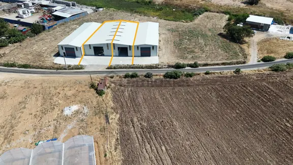 İzmir Menderes Kısık Da 2 Tane 400+500 M2 Elektrik+su Wc Li 1