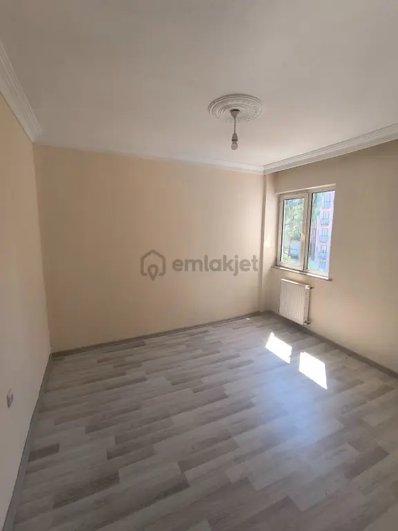 Kariyer'den Alanyurt Seçkin Sitesi'nde 120 M² Kiralık 3+1 Daire 2
