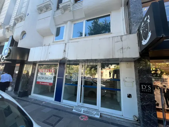 Bizim Emlak'tan Cumhuriyet Caddesi'nde Prestijli Kiralık İş Yeri 2