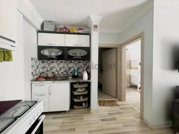 Van Yapı Emlak'tan Terzioğlu Apt'da Satılık 1+1 Eşyalı Daire 2