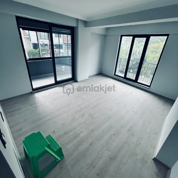 Sunullah Mah. 60 M2 Ayrı Mutfak Ve Balkonlu 2+0 Satılık Daire 1