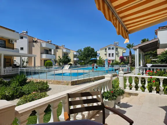 Denize 700 Mt. Müstakil Ortak Havuzlu Site İçinde 5+1 Villa 2