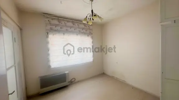 Yenişehir'in Tam Kalbinde Komple Satılık Fırsat 2 Daire 2 Dükkan 2