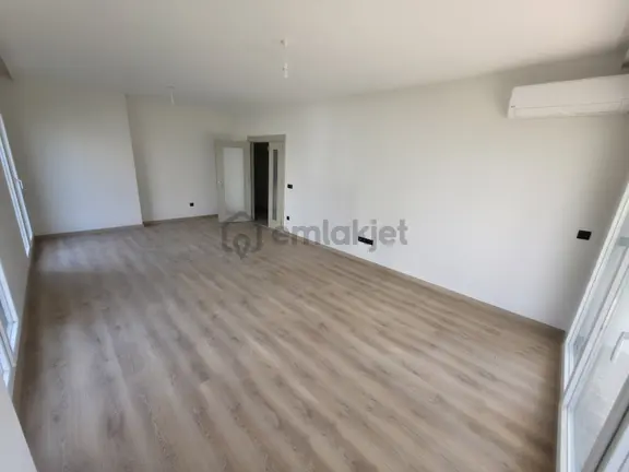 Büyükçekmece Lüks Site İçi Villa Konforunda Kiralık 3+1 Daire 2