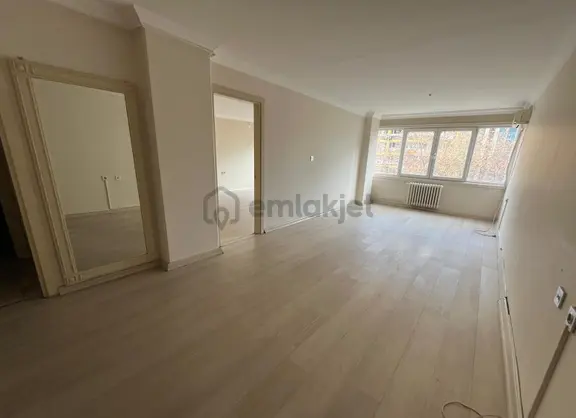 Kızılay Atatürk Bulvar Cepheli 1+1 Kiralık Ofis 1