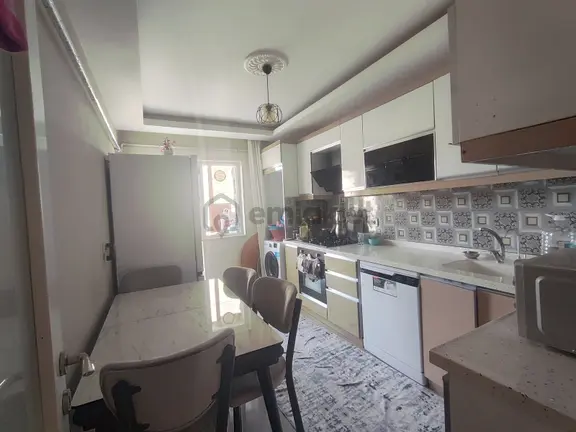 Cadde Dibi Site İçerisinde Asansörlü Full Yapılı Ara Katta 3+1 1