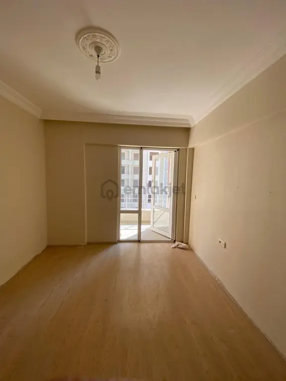 Kuşadası'nda Uydukent Sitesi'nde 2+1 Satılık Daire 2