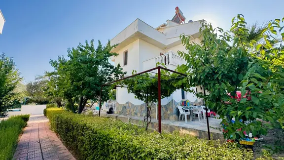 Karaağaç 4+1 Bahçeli Havuzlu Villa 1