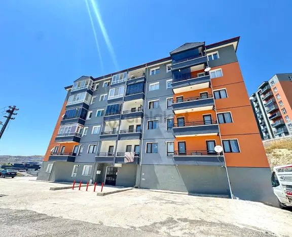 Gülerden Acil!! Yakacık'ta %70 Krediye Eevimsiatemlerine Uygun 3+1 Asansörlü Ara Kat'ta Daire 1