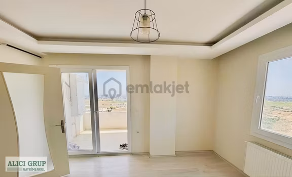 Stad Yakını Kapalı Mutfak Kombili 2+1 Kiralık Daire 1