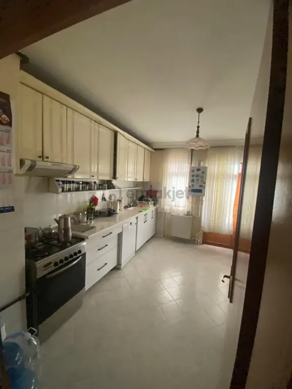 Öveçler Huzur Mah. Salı Pazarına Cephe 4+1 Daire(zekiye D) 1