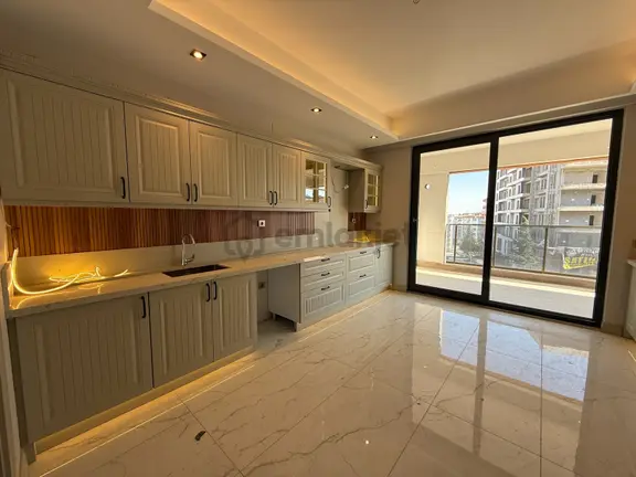 Yeni - Merkezi Konum - Cadde Üzeri - Satılık Lüx 5+1 Daire 2