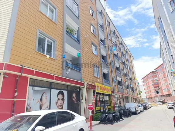 Erciş Çarşıda Kiralık 1+1 Eşyalı Daire 1