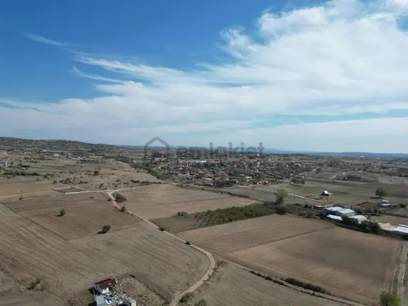 Kırklareli Merkez Karakoçta Satılık İmar Dibi Hisseli Tarla 2