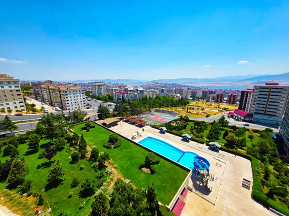Yeni Rota'dan Dream City'de Manzaralı, Bakımlı 4+1 Satılık Daire 1