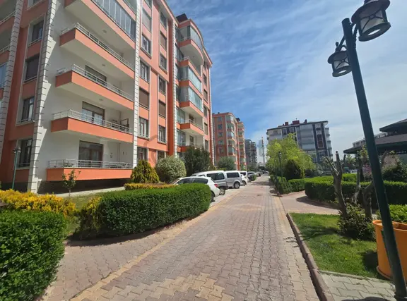 Selçuklu Binevler Sitesinde 3+1 Geniş Lüx Arakat Fırsat Daire 1