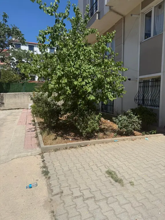 Ege Emlaktan Çarşı Öğretmen Evi Yanında Geniş Kiralık 3+1 2