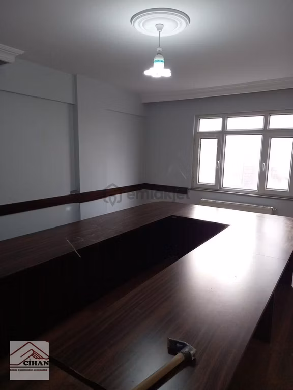 Şirinevler Meydanın İncisi!! Ana Cadde Üzerinde Kiralık 3+1 Ofis 1