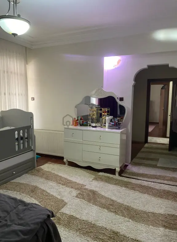 Yeni Rota Emlaktan Merkezi Konumda Geniş 4+1 Satılık Daire 2