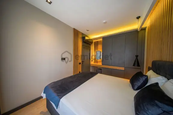 Güzeloba’da Havuzlu Site İçinde Modern 1+1 Rezidans 1
