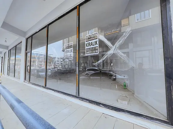 Kuyumcukent Civarı Cadde Kenarı Geniş Kiralık Dükkan 2