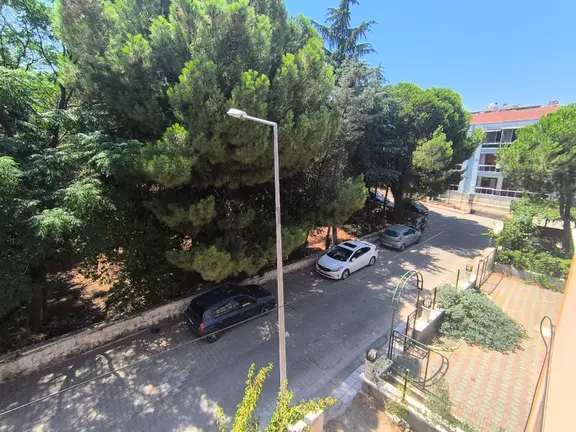 75.yıl.mah. Laleli Pazar Yanı Lüks 3+1 350 M2 Trraslı Dubleks 11.000.000tl 1