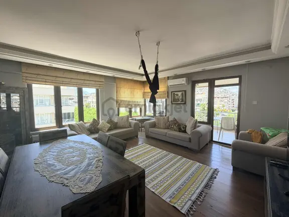 Konyaaltı Liman Mahallesinde Sahile Yakın 5+2 Dubleks 300 M² 2